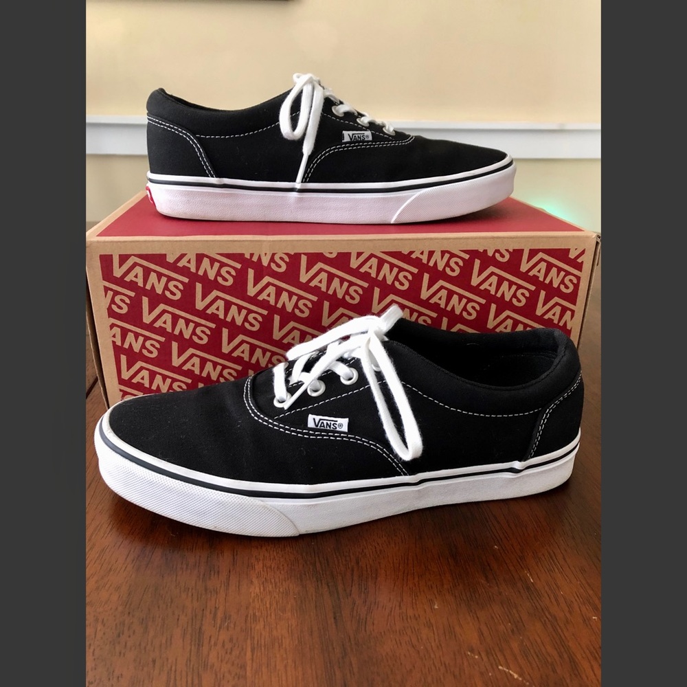 Vans - Doheny- Black & White - Women 9.5